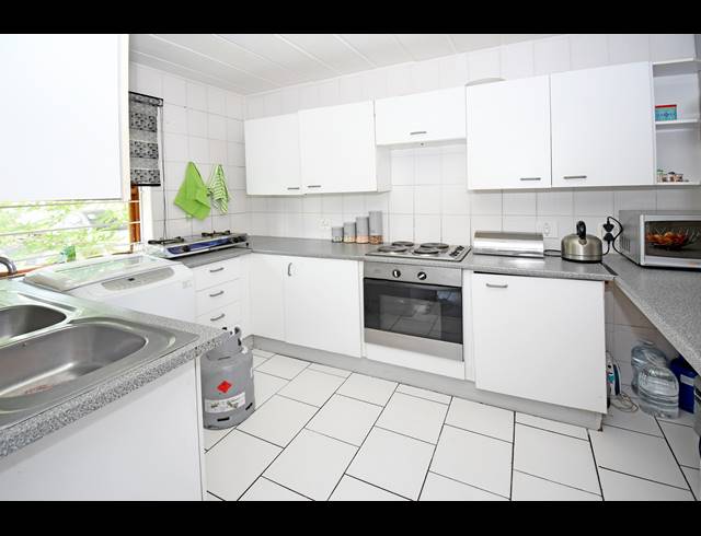 2 BEDROOM APARTMENT FOR SALE IN KEW
